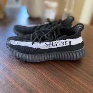 YEEZY 350 boost Oreo women’s 8 men’s 6.6